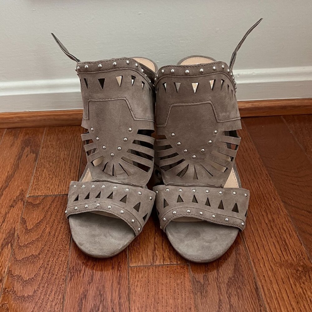 NEW Vince Camuto Reston Sandal 10M, SMOKE SHOW SUEDE